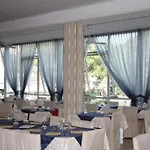 Esperia Beach Hotel