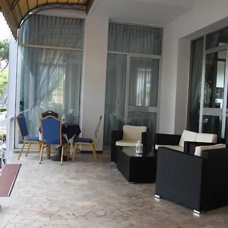 Esperia Beach Отель Чезенатико