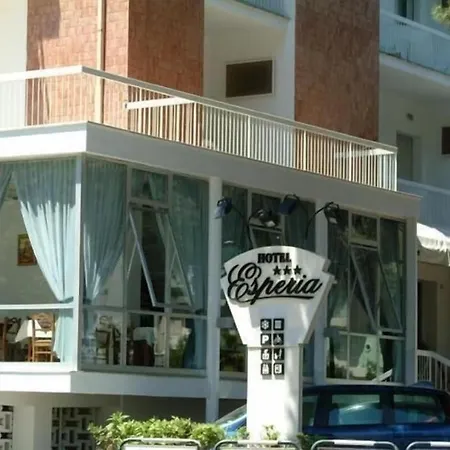 Esperia Beach Hotel 3*
