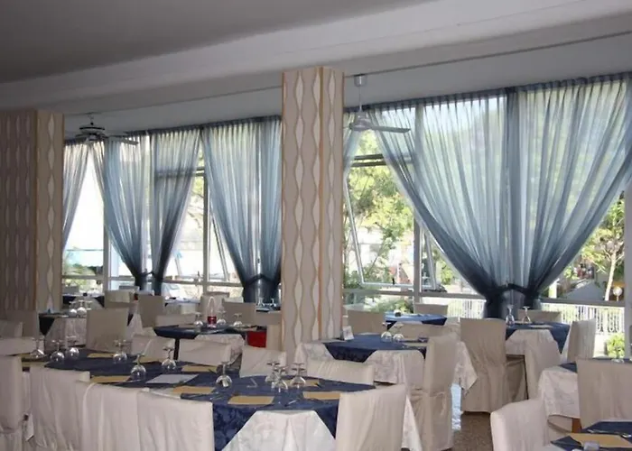 Esperia Beach Hotel